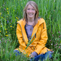 Lynnsittingwildlowers1-200x200